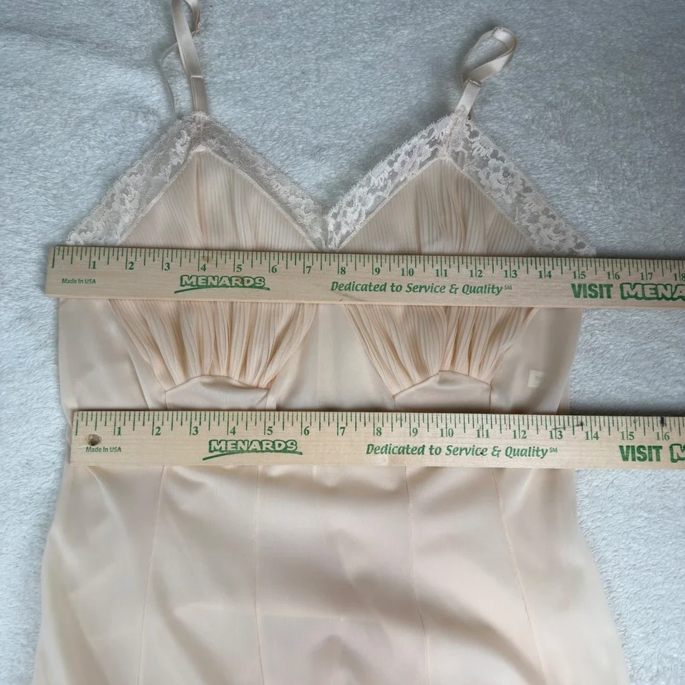 Vintage Rogers Peach Nylon Tricot Lace Pleated Full Slip Dress Size 36 Coquette